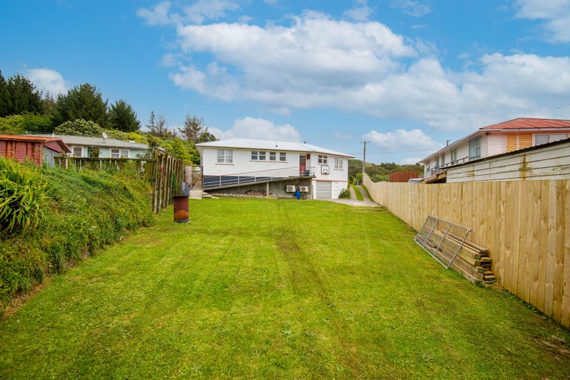 133 Sievers Grove, Cannons Creek, Porirua - Carousel 1