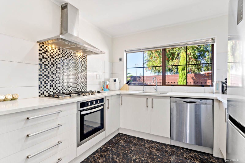 3/15 Alfriston Road, Manurewa East, Auckland - Carousel 1