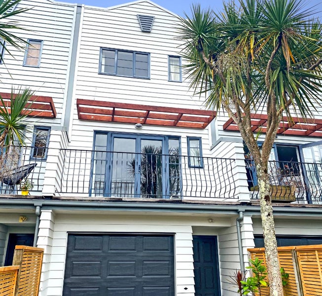 4D MacAulay Street, Eden Terrace, Auckland - Carousel 1