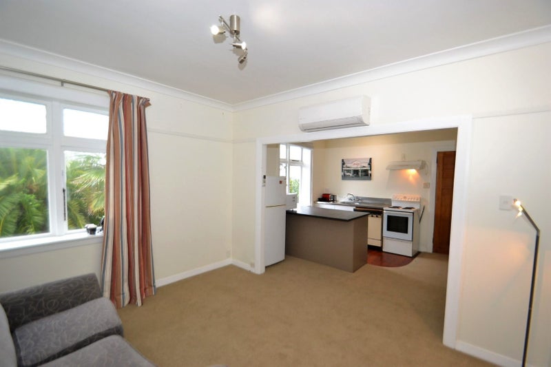 4 Raroa Crescent, Northland, Wellington - Carousel 5