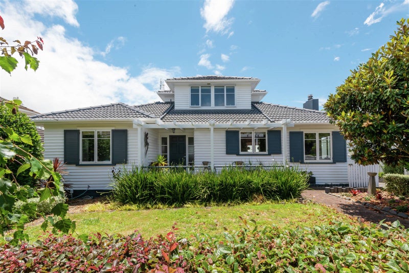 25 Evelyn Road, Cockle Bay, Auckland - Carousel 1