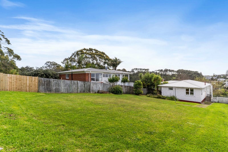 96 Park Rise, Campbells Bay, Auckland - Carousel 2