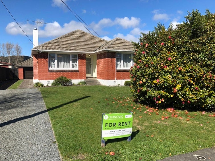 82 Fraser Crescent, Elderslea, Upper Hutt - Carousel 1