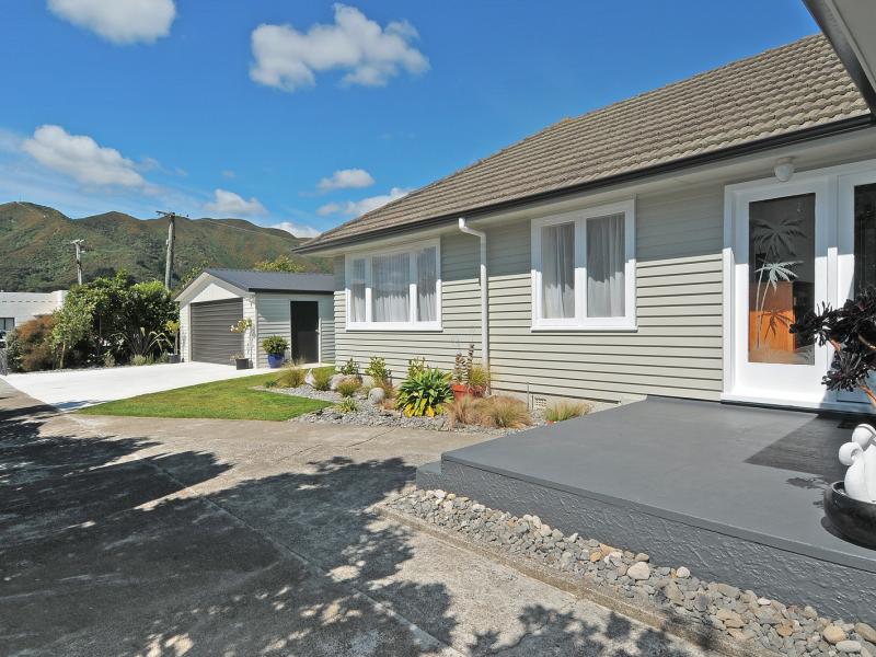 12 Moana Grove, Waiwhetu, Lower Hutt - Carousel 2