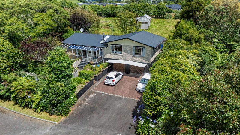 21 Pararewa Drive, Whalers Gate, New Plymouth - Carousel 1