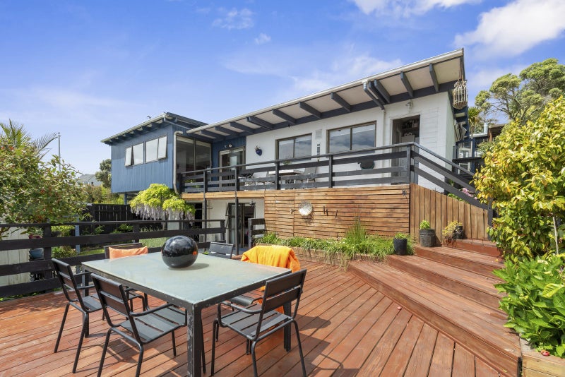 16 Waiau Street, Torbay, Auckland - Carousel 1