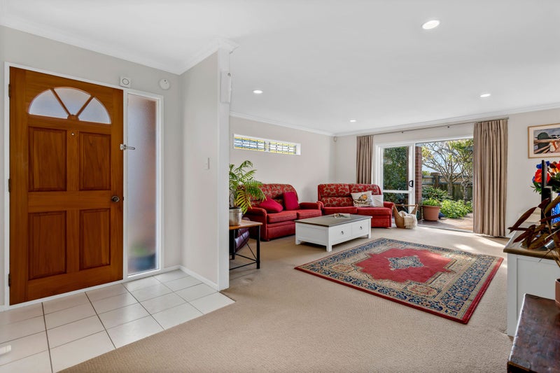 8 Derby Downs Place, Ellerslie, Auckland - Carousel 2