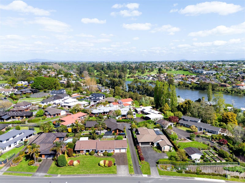 10 Harrowfield Drive, Harrowfield, Hamilton - Carousel 32