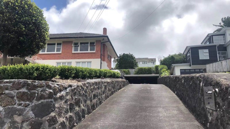 60 Ngatiawa Street, One Tree Hill, Auckland - Carousel 1