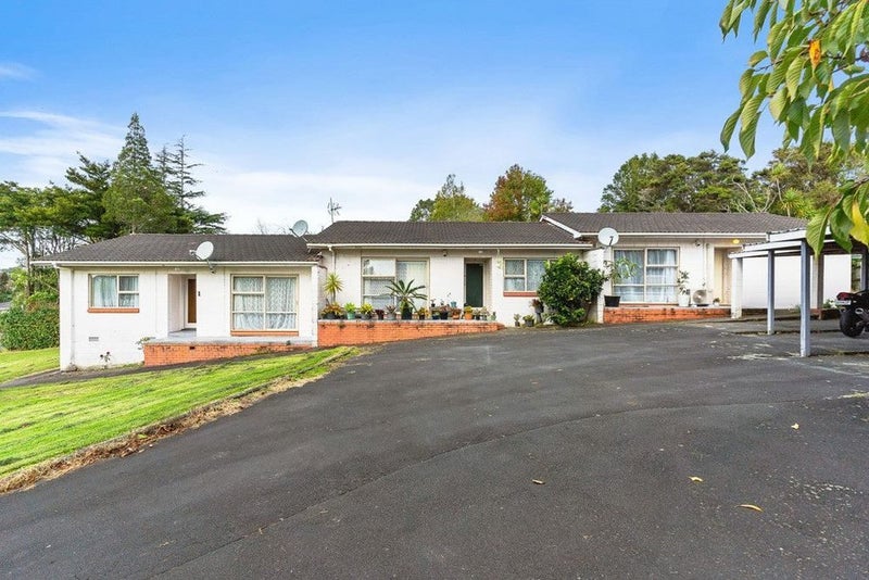 2 Konini Road, Titirangi, Auckland - Carousel 1
