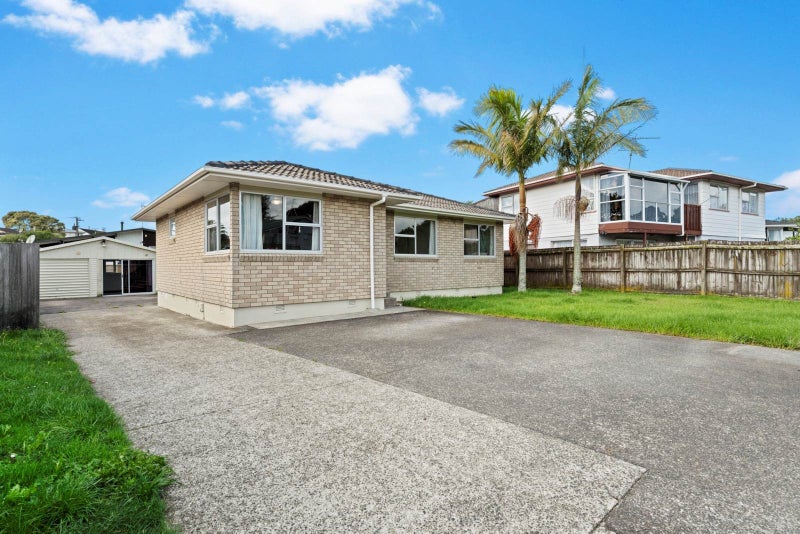 41 Thornlow Street, Glendene, Auckland - Carousel 2