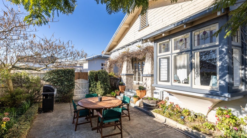 10 Latham Street, Napier South, Napier - Carousel 1