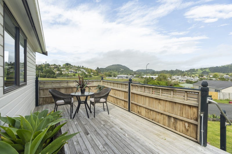 11 Pearce Drive, Kamo, Whangarei - Carousel 1