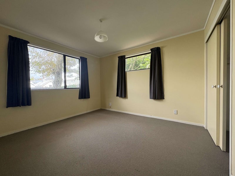 10/85 Elizabeth Street, Mount Victoria, Wellington - Carousel 2