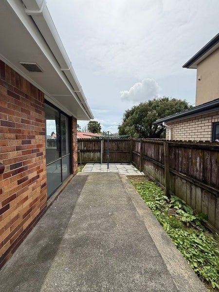 16 Grantham Road, Papatoetoe, Auckland - Carousel 11