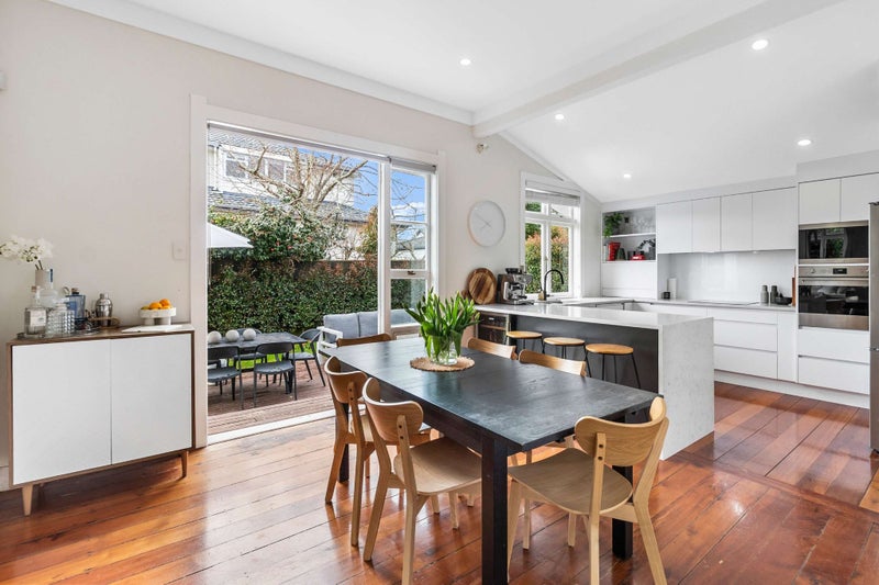 18 Waitomo Avenue , Mount Eden, Auckland - Carousel 2