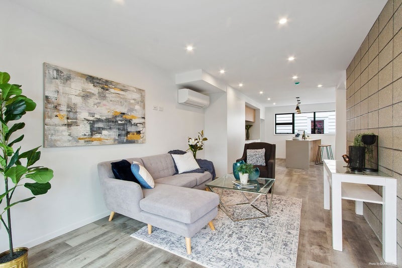 1/32 Cardigan Street, Western Springs, Auckland - Carousel 1