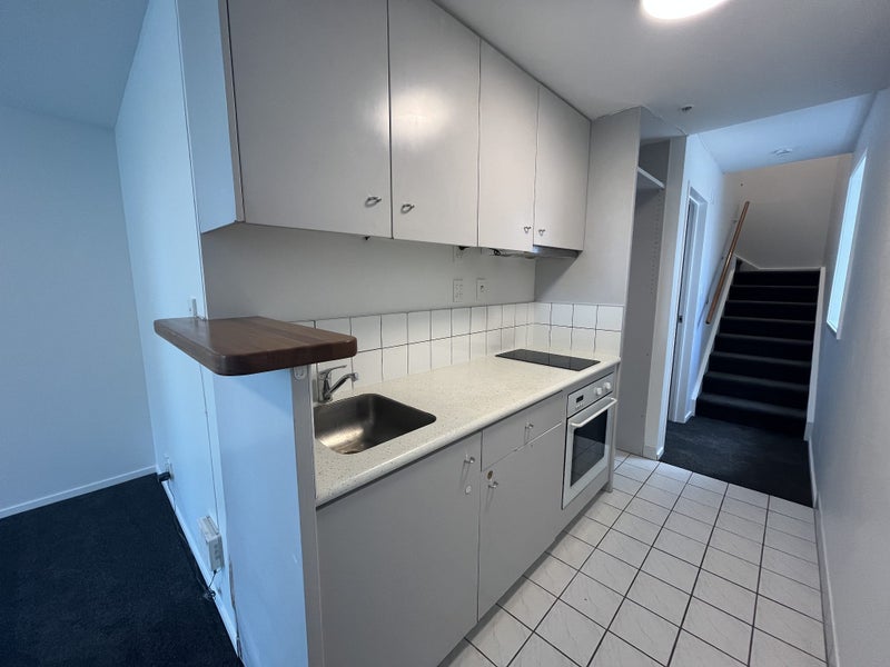 5P/3 Whitaker Place, Grafton, Auckland - Carousel 5