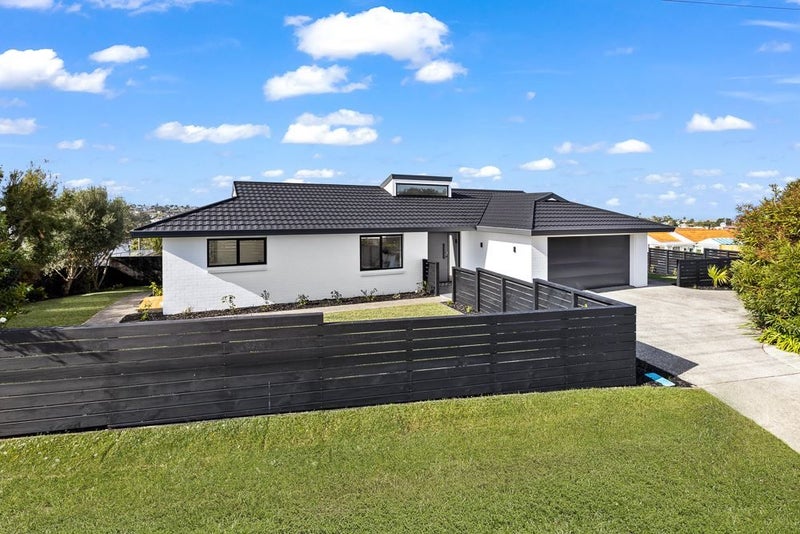 39 Stanmore Bay Road, Stanmore Bay, Whangaparaoa - Carousel 1