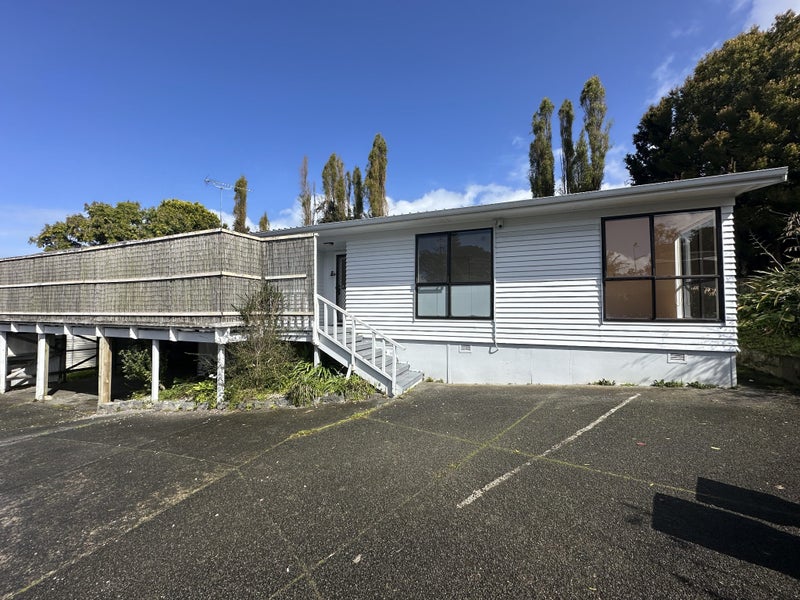 5A Marconi Place, New Windsor, Auckland - Carousel 1