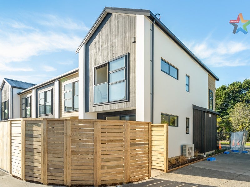 1/90 Oxford Terrace, Epuni, Lower Hutt - Carousel 1