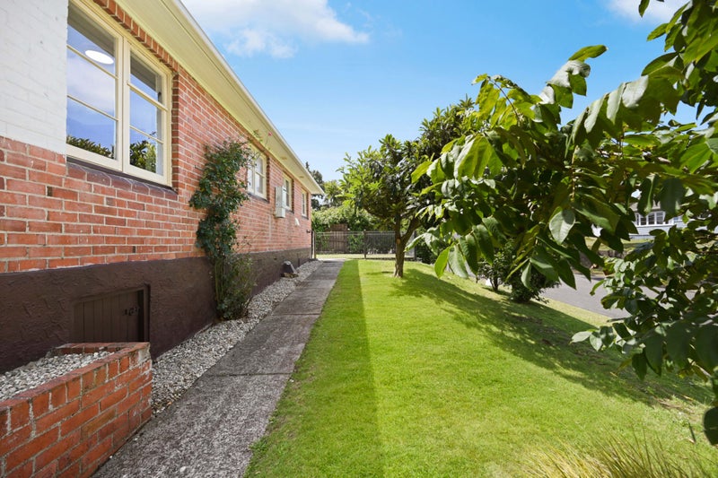 35 Galway Avenue, Hamilton East, Hamilton - Carousel 2