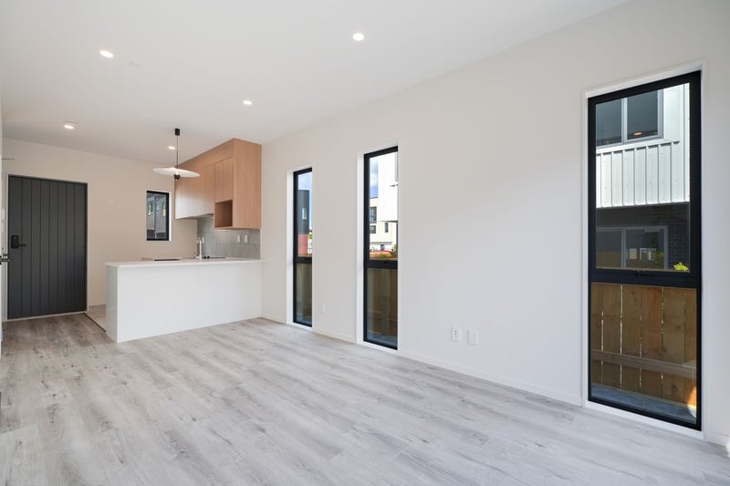 11 Tokarewa Close, Mount Wellington, Auckland - Carousel 2