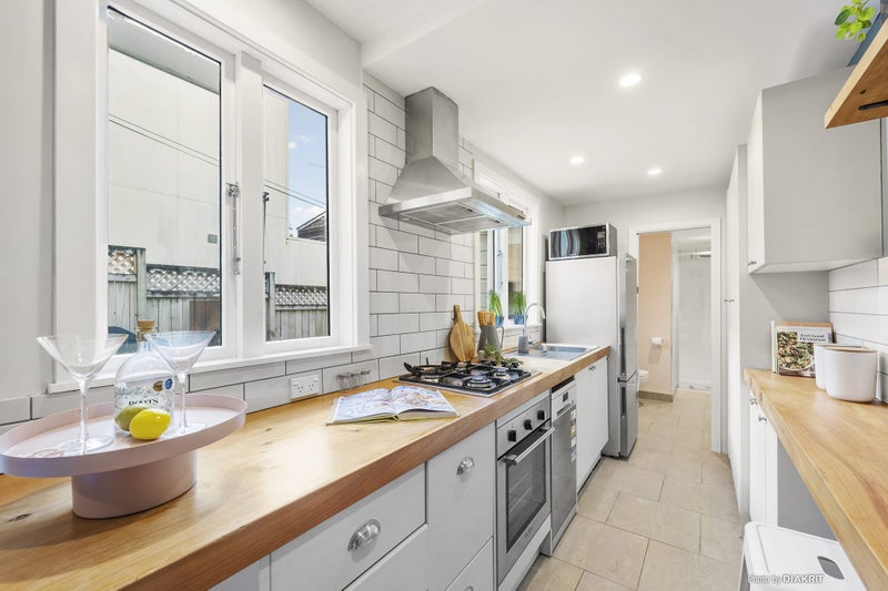 111 Wallace Street, Mount Cook, Wellington - Carousel 2