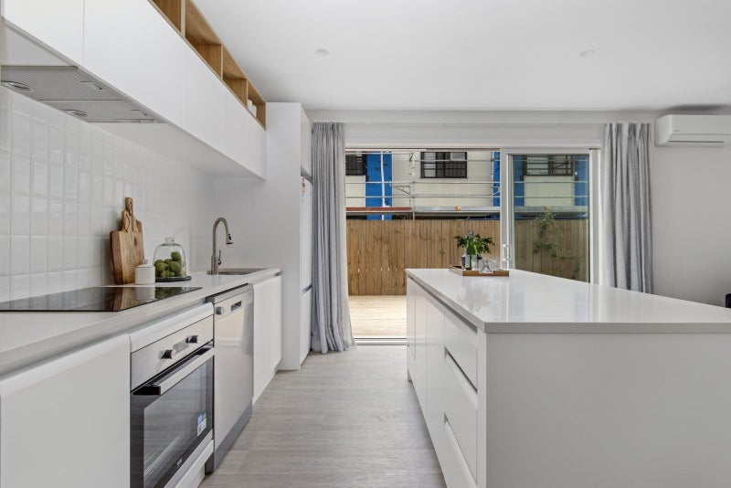 2/26 Cameron Road, Hamilton East, Hamilton - Carousel 2