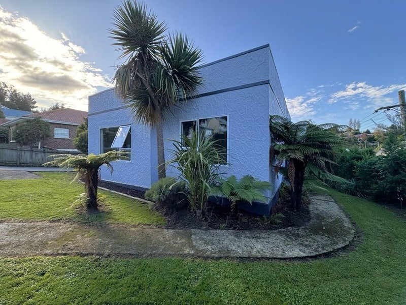 4 Leckhampton Court, Clyde Hill, Dunedin - Carousel 1