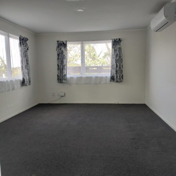20 Gambare Place, Wattle Downs, Auckland - Carousel 2