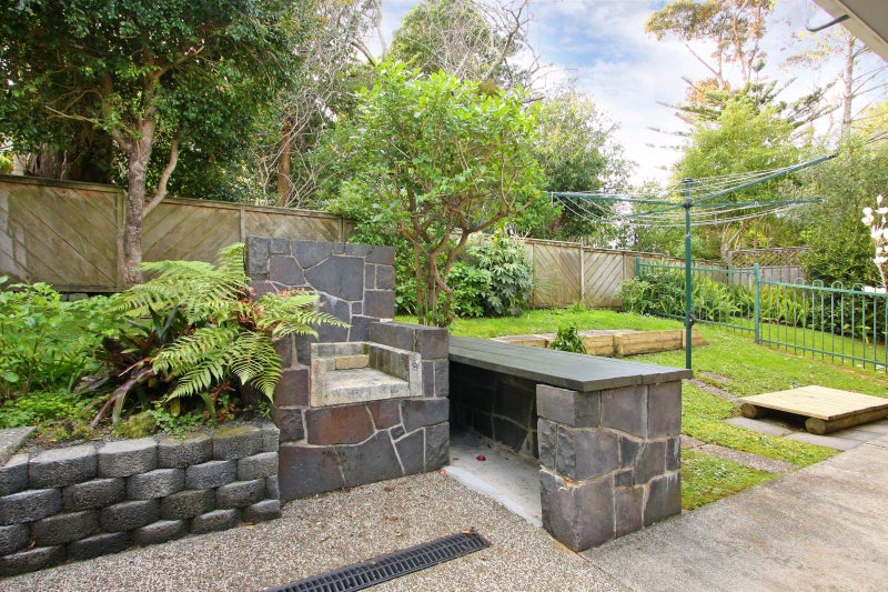 78A Beach Road, Mellons Bay, Auckland - Carousel 2