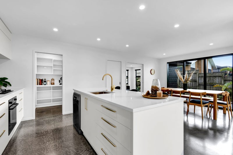 9B James Drive, Bell Block, New Plymouth - Carousel 1