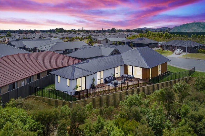 32 Blacklock Road, Pyes Pa, Tauranga - Carousel 2