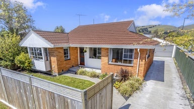 24 Wades Avenue, Saint Martins, Christchurch - Carousel 1