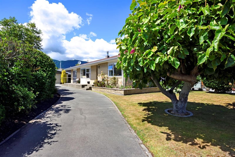 15 Tennyson Crescent, Stoke, Nelson - Carousel 2
