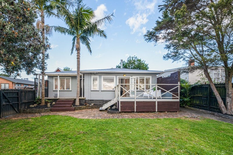82 Rosier Road, Glen Eden, Auckland - Carousel 2