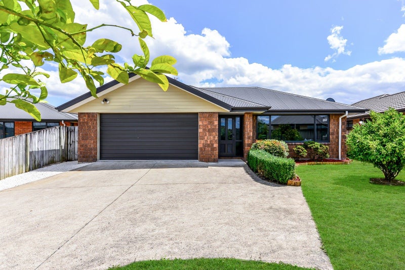 12 Edward Street, Grandview Heights, Hamilton - Carousel 1