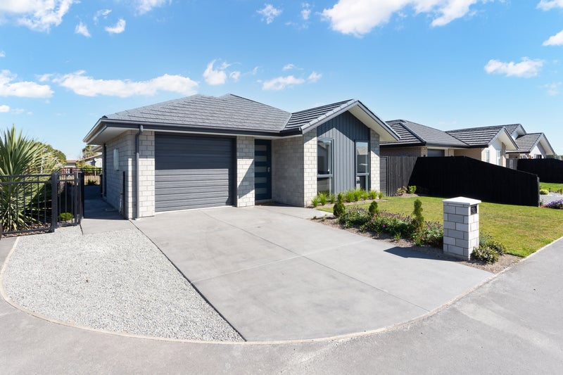 8 Musket Lane, Broomfield, Christchurch - Carousel 1