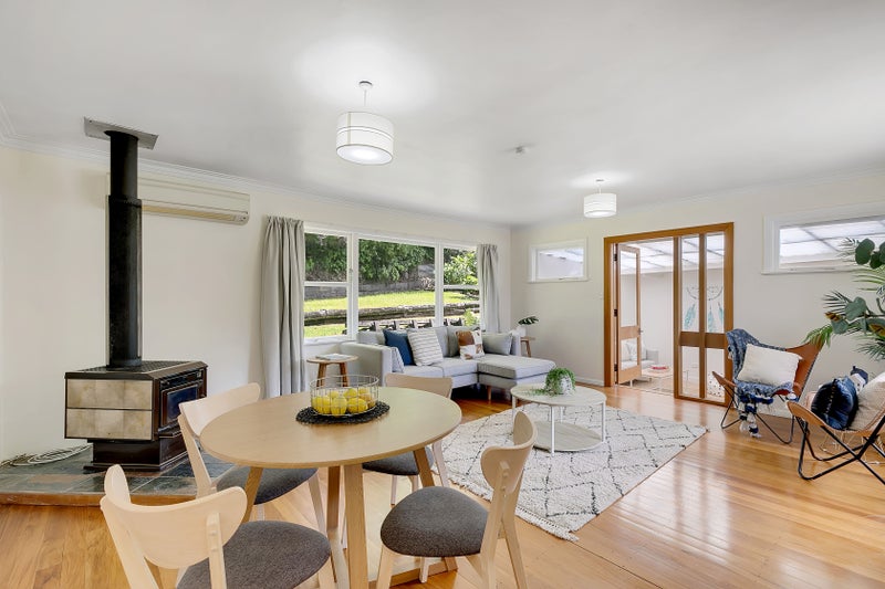 15 Forglen Place, Tawa, Wellington - Carousel 2