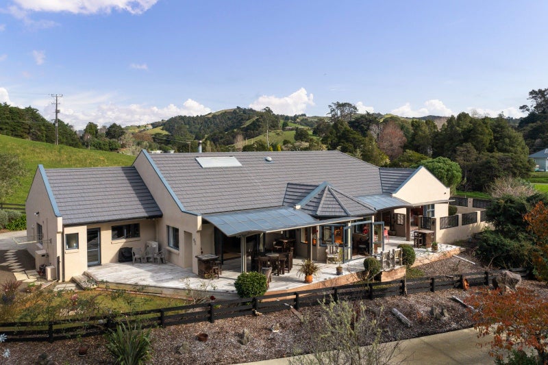 671 Weranui Road, Silverdale - Carousel 1