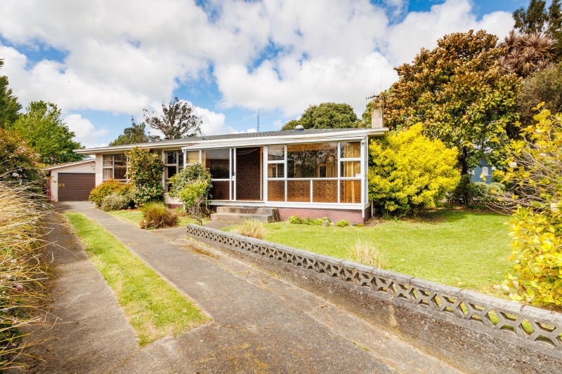 53 Ruamahanga Crescent, Terrace End, Palmerston North - Carousel 1
