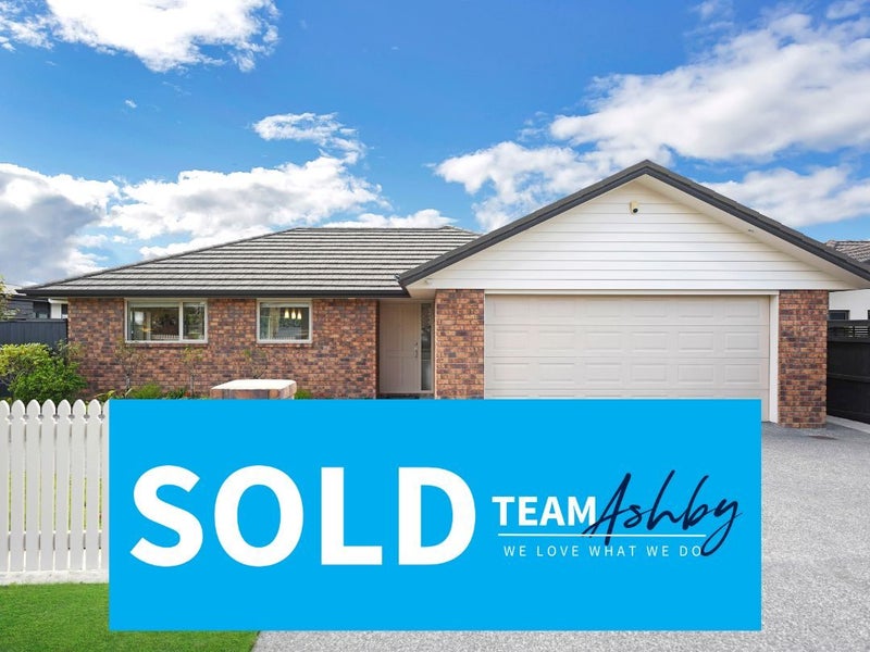 11 Murray Becroft Avenue, Henderson Valley, Auckland - Carousel 1