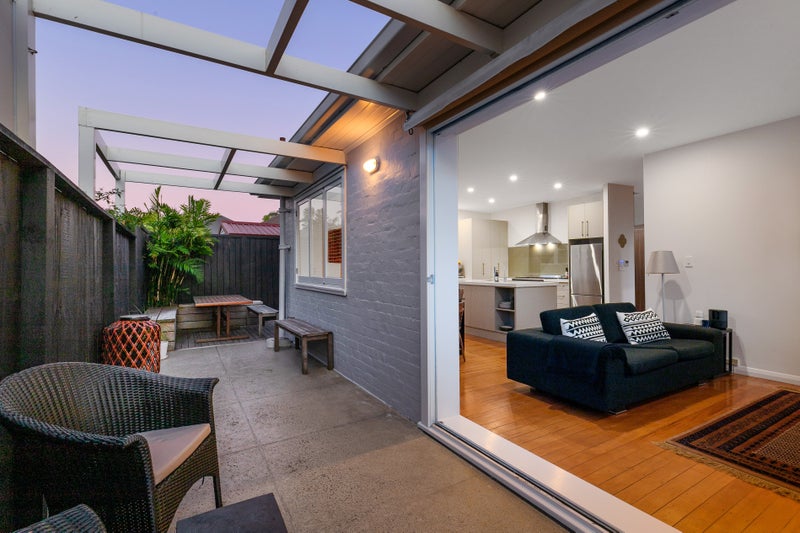 39 Alberta Street, Point Chevalier, Auckland - Carousel 2