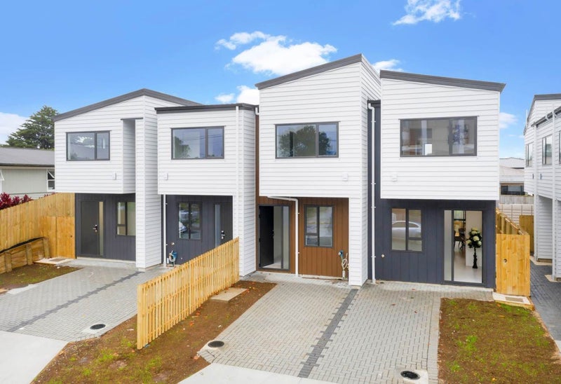 36 Whitley Crescent, Ōtara, Auckland - Carousel 1