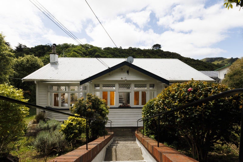 328 Karori Road, Karori, Wellington - Carousel 1