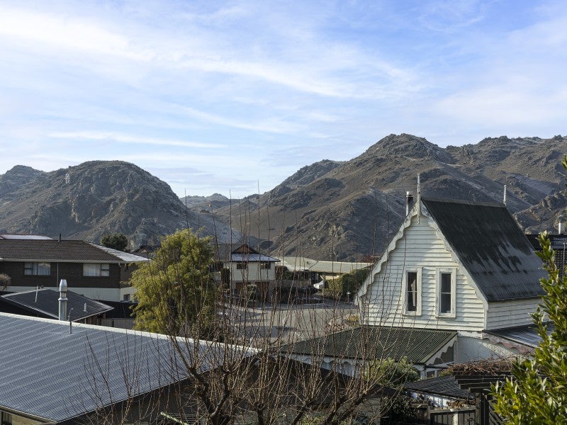 4 The Half Mile, Bridge Hill, Alexandra - Carousel 26