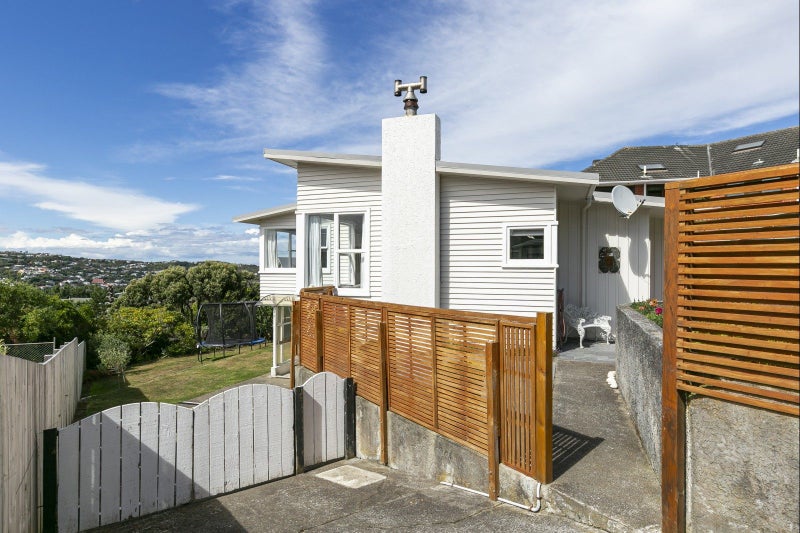 41 Priscilla Crescent, Kingston, Wellington - Carousel 1