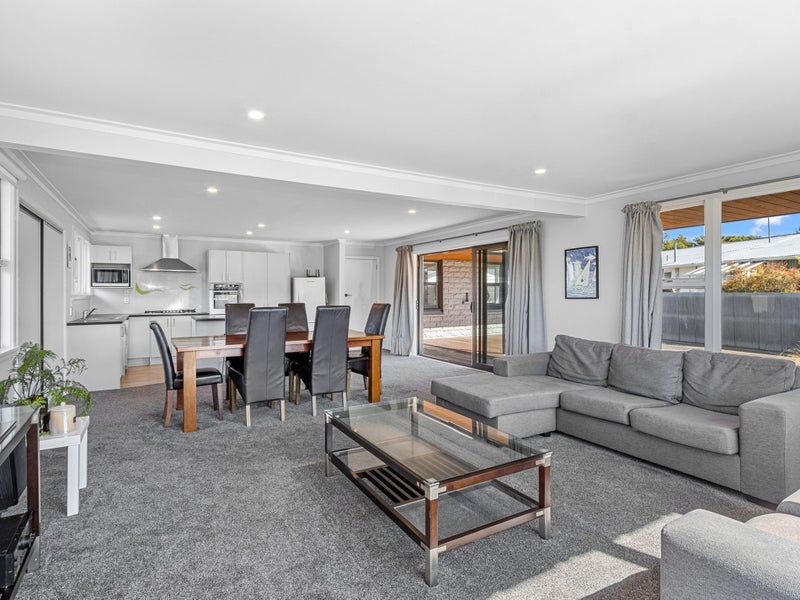 17 Renwick Place, Hillmorton, Christchurch - Carousel 2