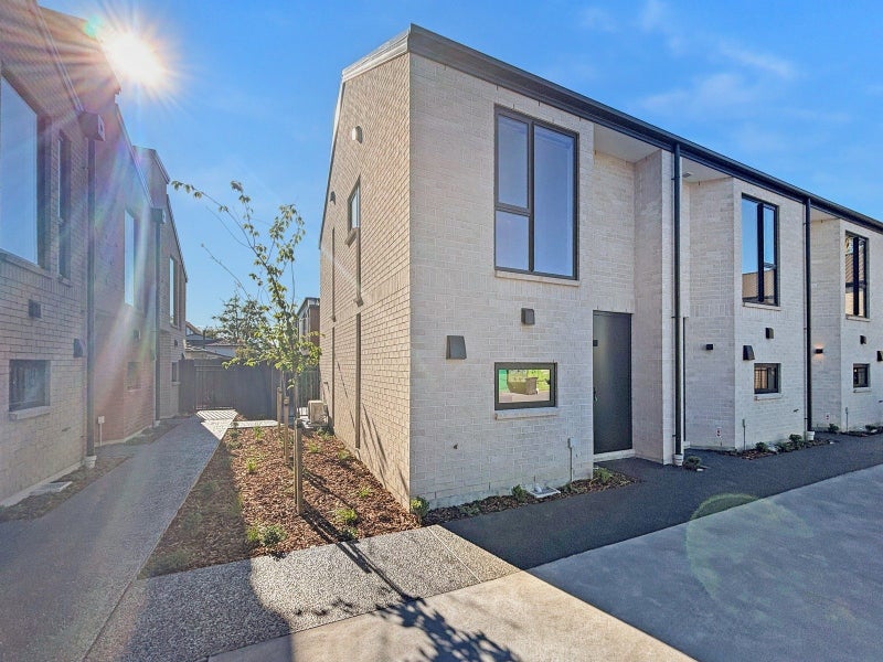 88 Holly Road, St Albans, Christchurch - Carousel 1